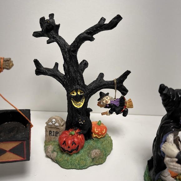 4/$25 Sale! Lot Of 3 Halloween Figures Vampire Spooky Tree Mummy - Picture 3 of 10